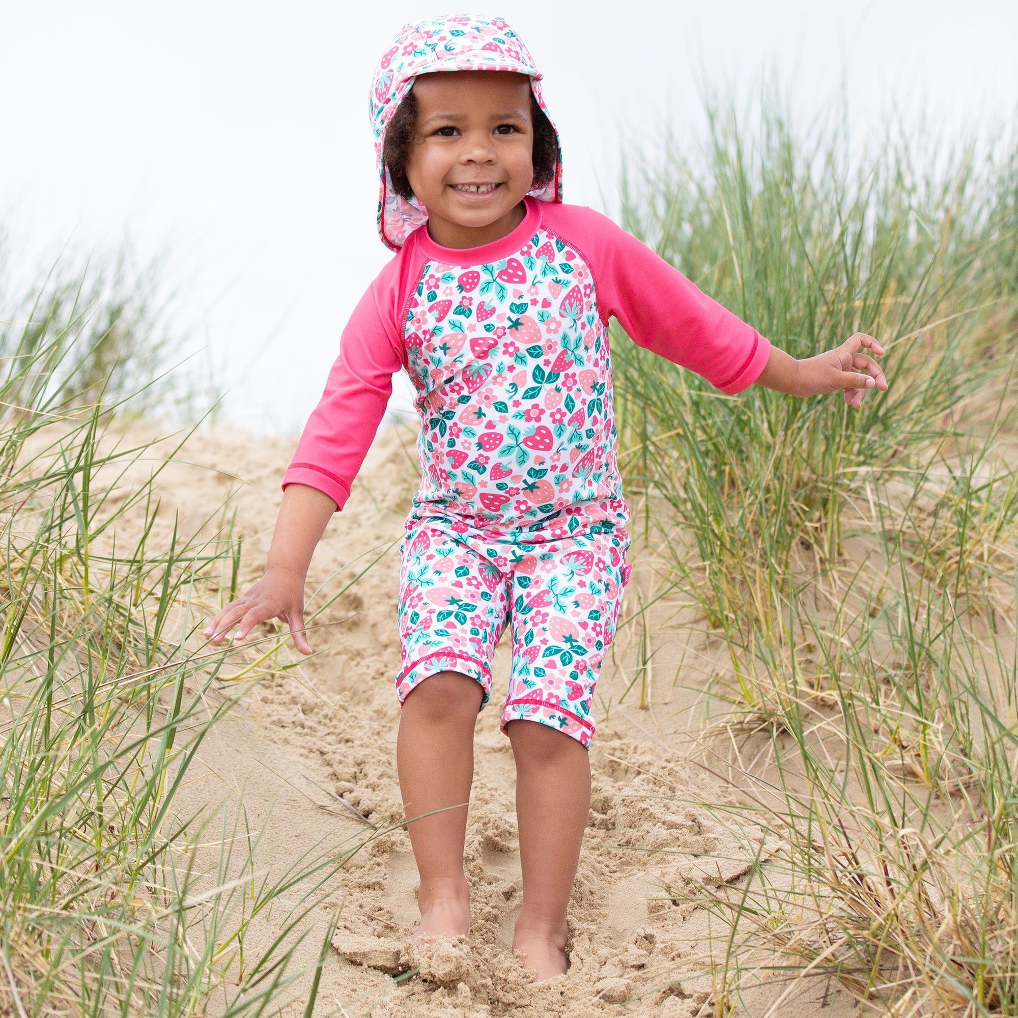 Very berry beach hat